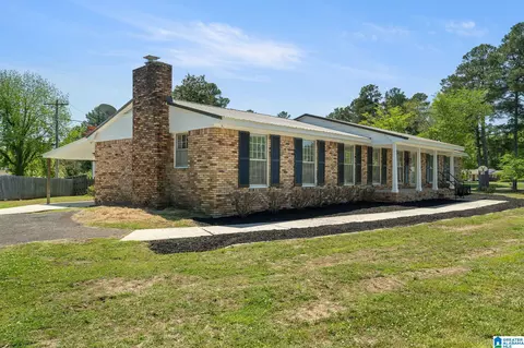 900 NE Larkwood Dr, Cullman, AL 35055