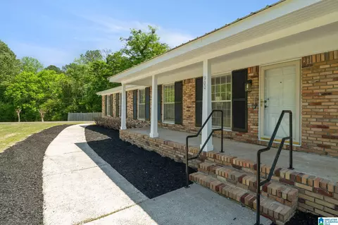 900 NE Larkwood Dr, Cullman, AL 35055