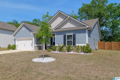 5512 Grass Lake Dr, Bessemer, AL 35022