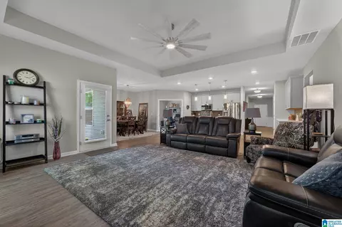 5512 Grass Lake Dr, Bessemer, AL 35022