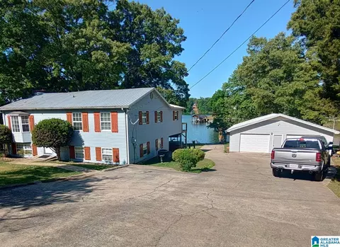 515 E Lake Hill Dr, Talladega, AL 35160