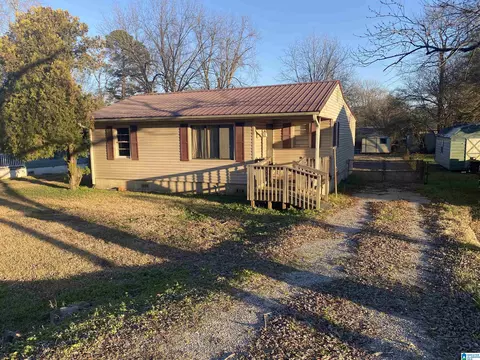 2113 27th Ave N, Hueytown, AL 35023