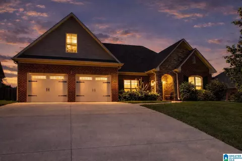 467 River Oaks Ln, Helena, AL 35080