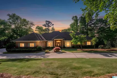 2556 Dolly Ridge Rd, Vestavia, AL 35243