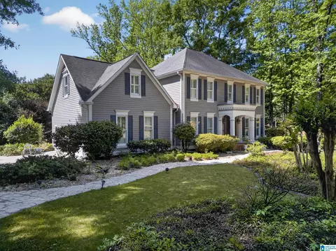 2 Woodside Pl, Anniston, AL 36207