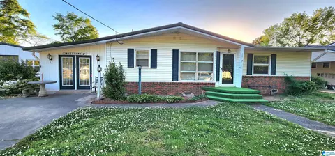 109 Hendrix St, Oneonta, AL 35121