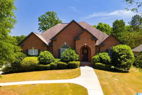 529 Park Lake Ln, Helena, AL 35080