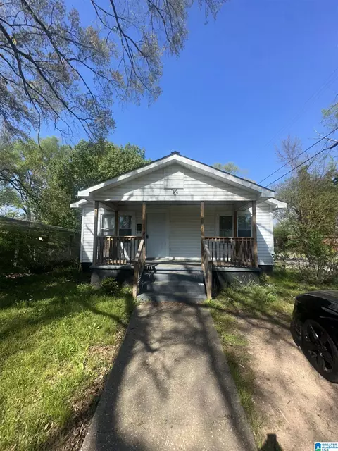 715 N 13th St, Bessemer, AL 35020