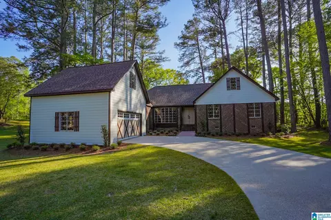 520 Julianne Dr, Leeds, AL 35094