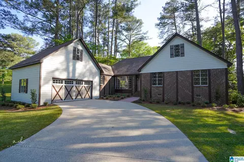 520 Julianne Dr, Leeds, AL 35094