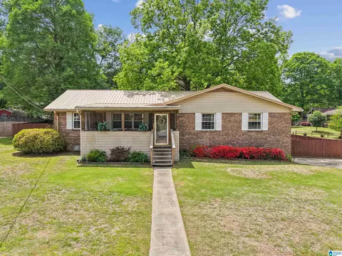6766 Sunny Dell Dr, Bessemer, AL 35023