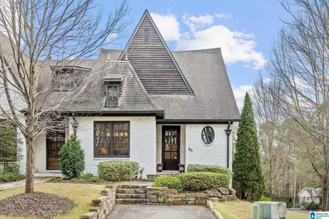 301 Heritage Dr, Hoover, AL 35216