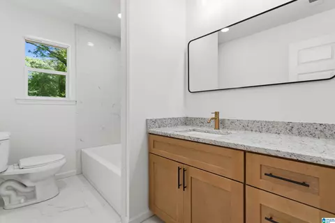 Bath - 620 Dee Dr, Warrior, AL 35180 photo 1 of 4