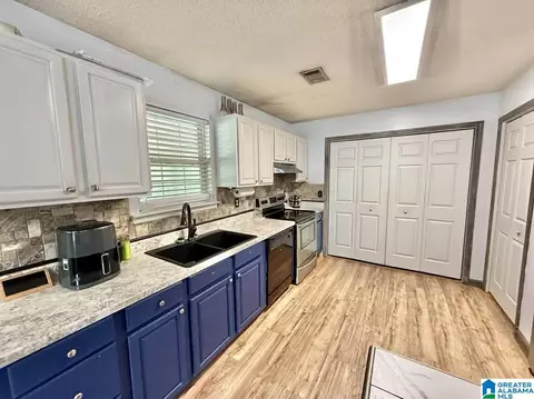 Kitchen - 222 Kenyon Dr, Ohatchee, AL 36271 photo 3 of 3