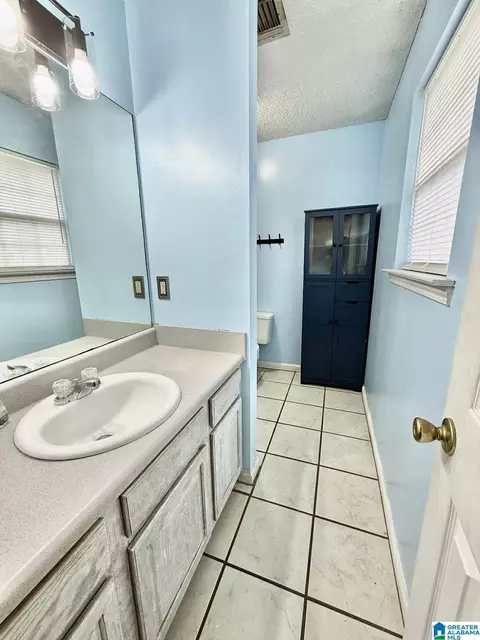 Bath - 222 Kenyon Dr, Ohatchee, AL 36271 photo 1 of 5