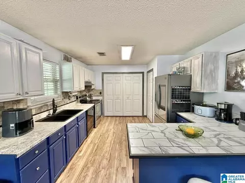 Kitchen - 222 Kenyon Dr, Ohatchee, AL 36271 photo 1 of 3