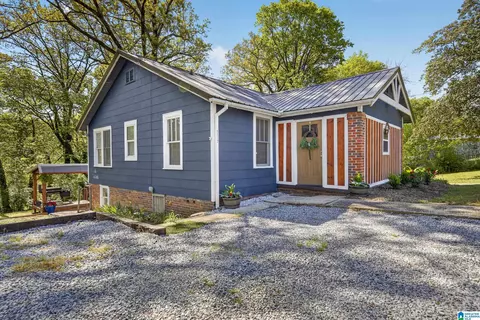 5537 Saks Rd, Anniston, AL 36206