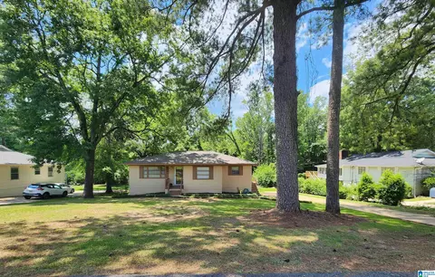 112 Cedar Ln, Hueytown, AL 35023