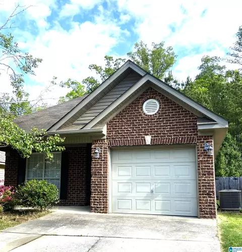 258 Forest Lakes Dr, Sterrett, AL 35147