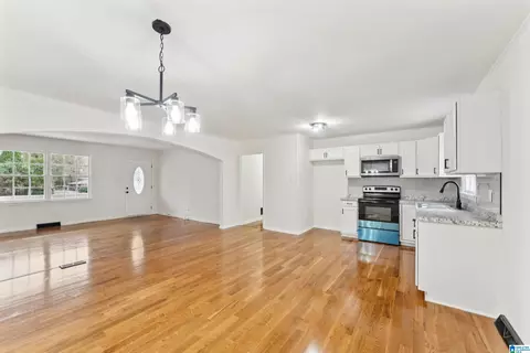 3366 Crescent Dr, Hueytown, AL 35023