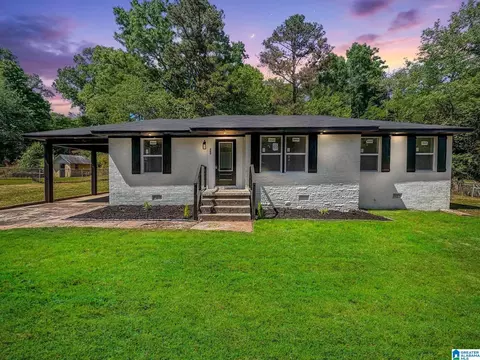 605 Parker Blvd, Weaver, AL 36277