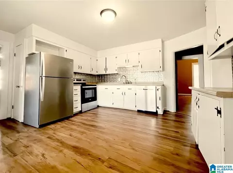 Kitchen - 301 1st Ave, Clanton, AL 35045 photo 2 of 2