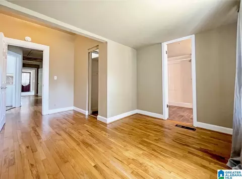 Bedroom - 301 1st Ave, Clanton, AL 35045 photo 6 of 8