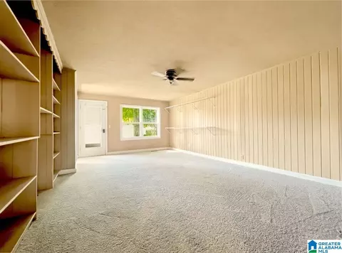 Living - 301 1st Ave, Clanton, AL 35045 photo 4 of 5