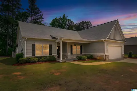 305 Countryside Cir, Calera, AL 35040