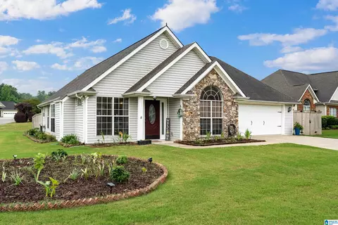 169 Camden Cove Pkwy, Calera, AL 35040