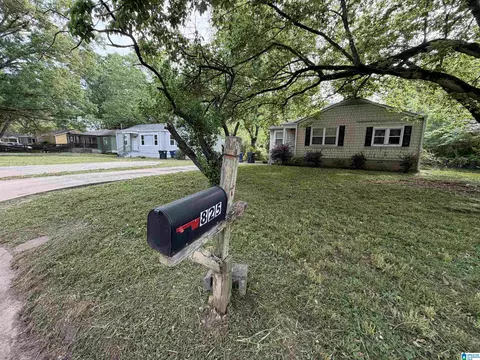 825 Meadowbrook Dr, Birmingham, AL 35215