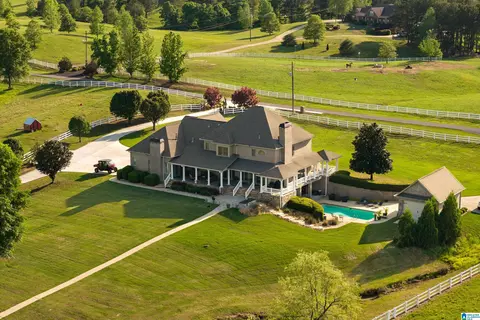 401 Southern Ln, Helena, AL 35080