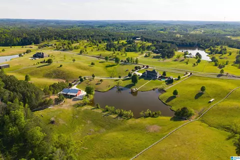 401 Southern Ln, Helena, AL 35080