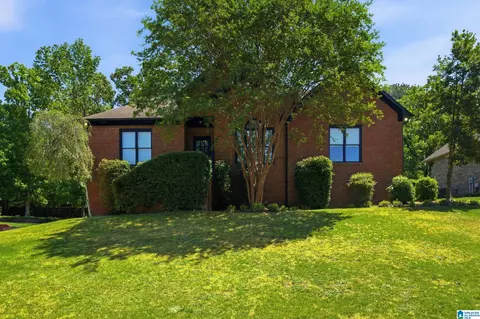 529 Willow Ln, Trussville, AL 35173