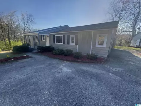 828 Candy Ln NE, Birmingham, AL 35215