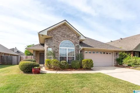 1048 Lexington Dr, Moody, AL 35004