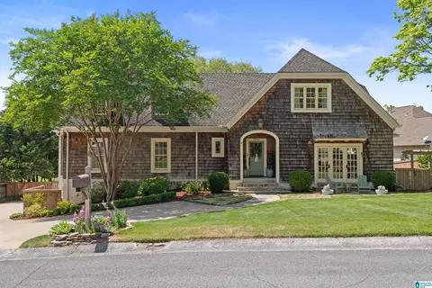 3200 Ridgely Ct, Vestavia, AL 35243