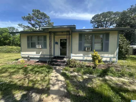 121 Knight Ave, Hueytown, AL 35023