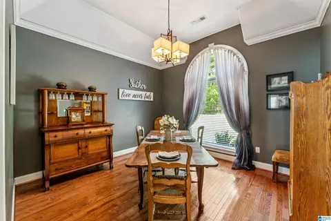 Dining - 1610 Hinkle Rd, Clanton, AL 35045 photo 3 of 4