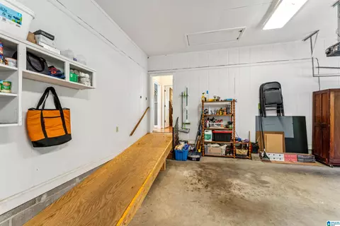 Entry Way - 1610 Hinkle Rd, Clanton, AL 35045 photo 4 of 4