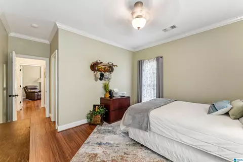 Bedroom - 1610 Hinkle Rd, Clanton, AL 35045 photo 2 of 5