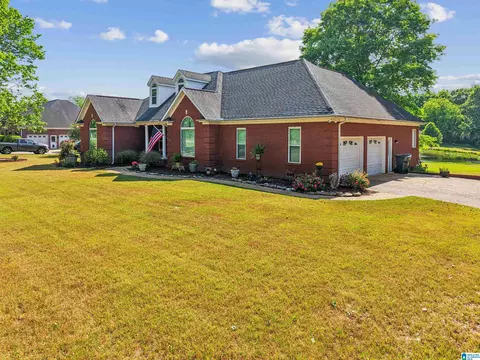 Exterior - 1610 Hinkle Rd, Clanton, AL 35045 photo 3 of 12