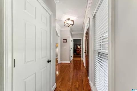 Entry Way - 1610 Hinkle Rd, Clanton, AL 35045 photo 3 of 4