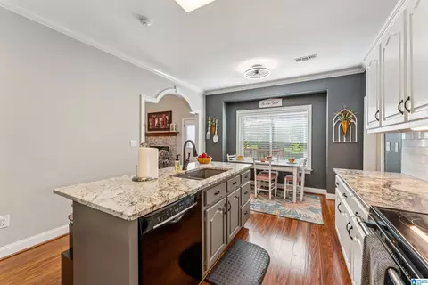Kitchen - 1610 Hinkle Rd, Clanton, AL 35045 photo 3 of 4