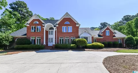 1001 Lake Winds Dr, Hoover, AL 35244