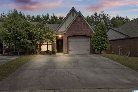 4325 Ashwood Cv, Birmingham, AL 35216