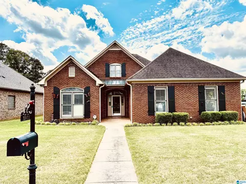 5901 Stonegate Ln, Trussville, AL 35173