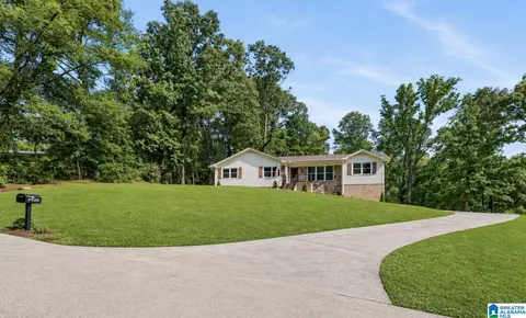 2520 Skyland Dr, Vestavia, AL 35243