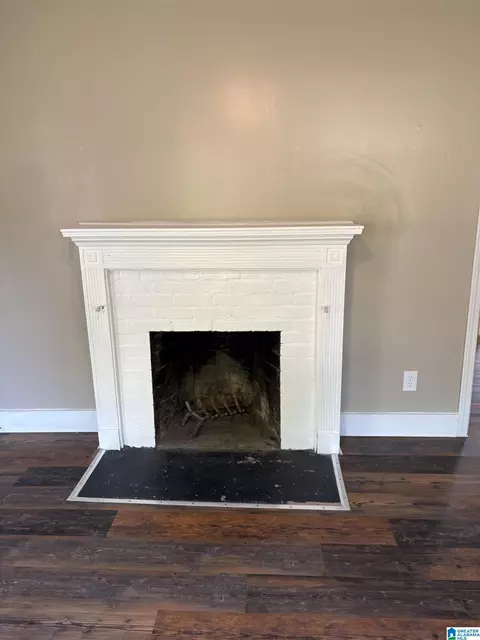 Living - 1304 E 11th St, Anniston, AL 36207 photo 1 of 4