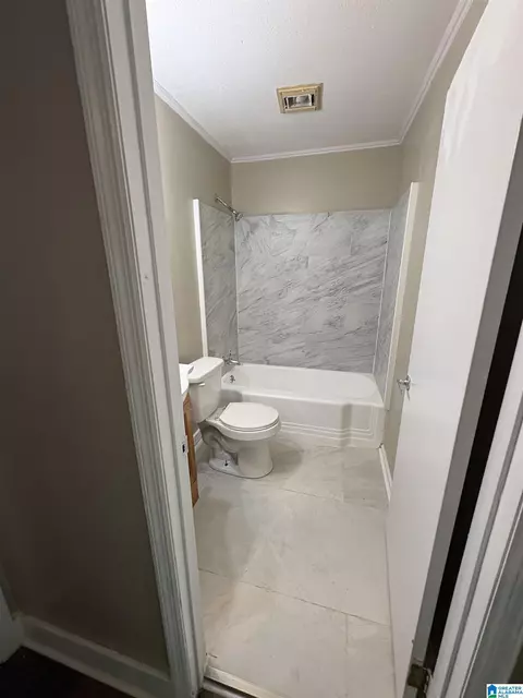 Bath - 1304 E 11th St, Anniston, AL 36207 photo 1 of 1